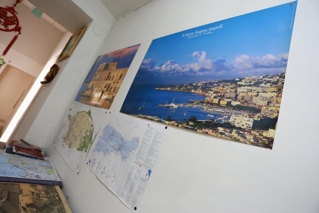 Youthhome B&B Neapol Pokoj fotografie